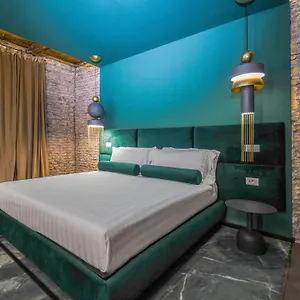 Colonna Del Corso 3*, Rome Italy